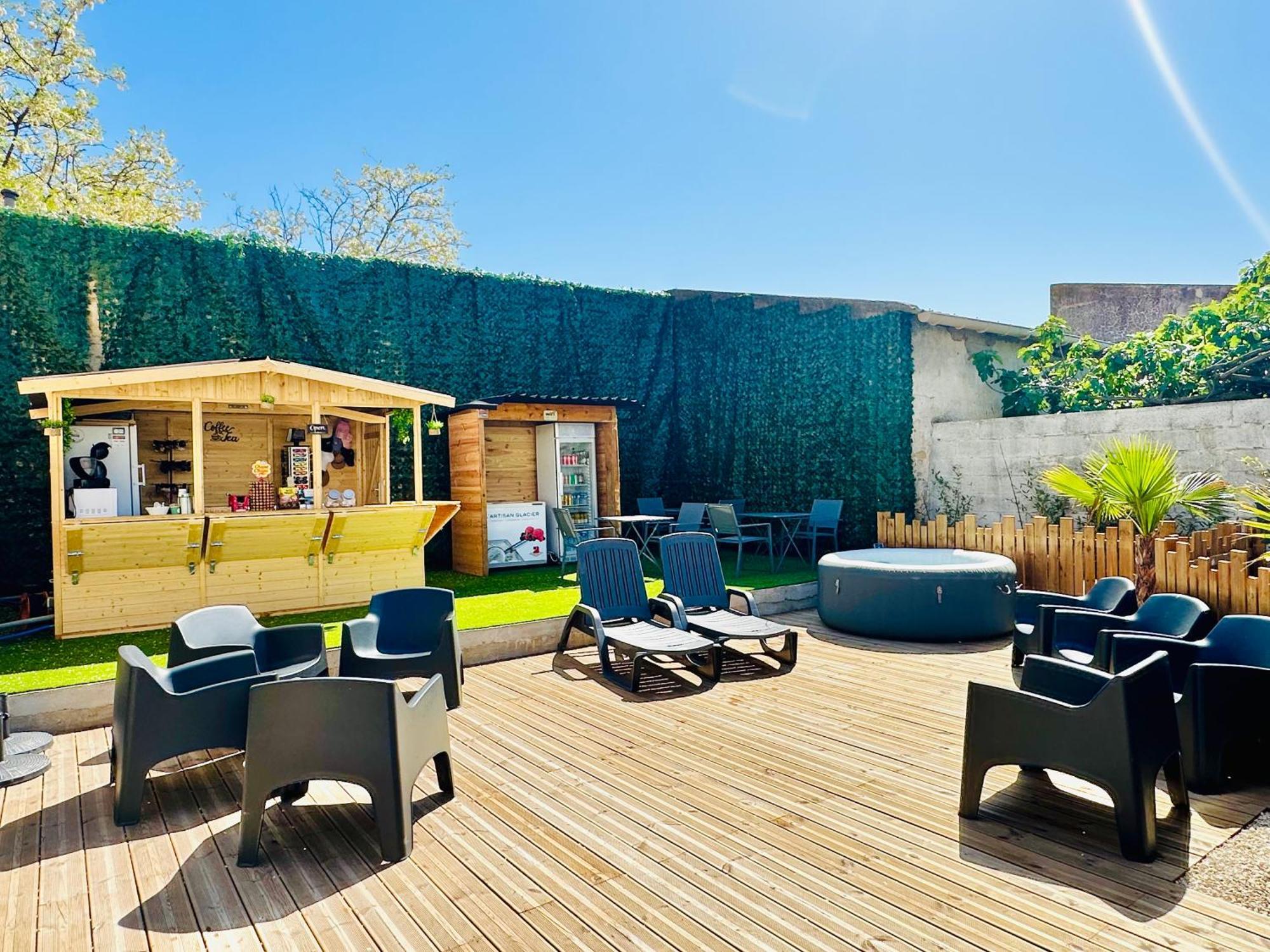 Les Appartements Du Mas - Rose Marie Aigues-Mortes Exterior photo